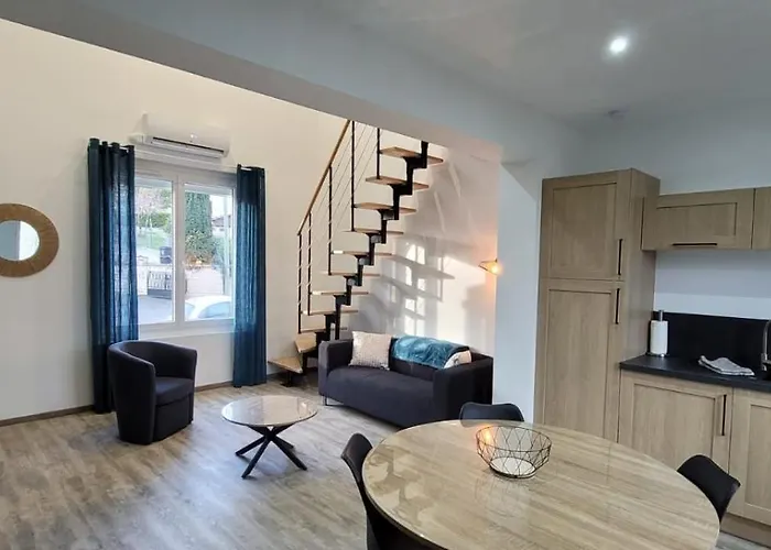 Le Cerf Au Bois Dormant * Ruelle-sur-Touvre